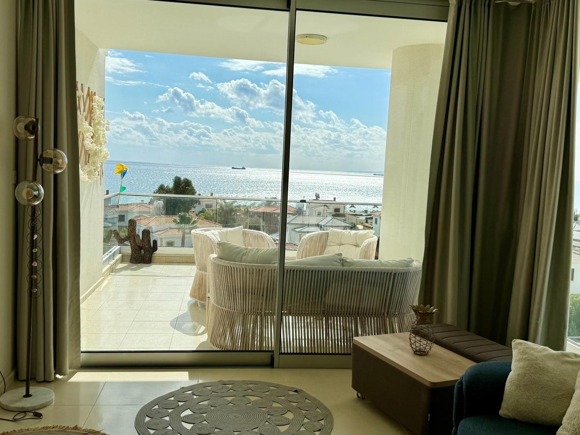 Sea View Suites By The Coast فاماغوستا المظهر الخارجي الصورة