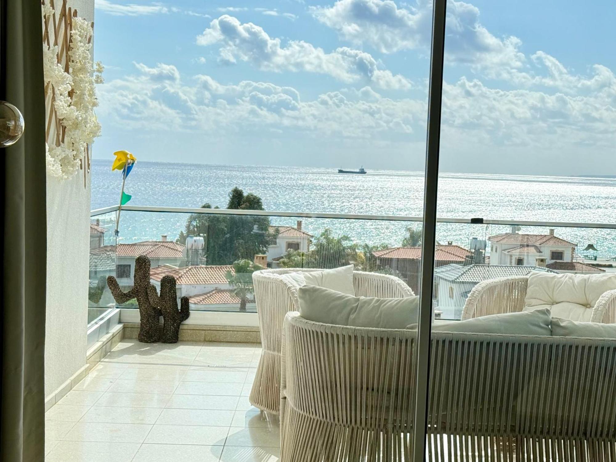 Sea View Suites By The Coast فاماغوستا المظهر الخارجي الصورة